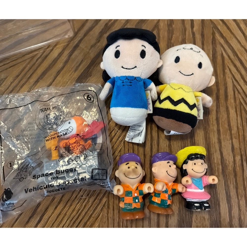 Peanuts Toy Lot Hallmark itty bittys Charlie Brown Lucy Snoopy NASA Space Buggy